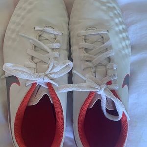 Nike Magista Youth Cleats size 4.5 youth, EUR size 36.5